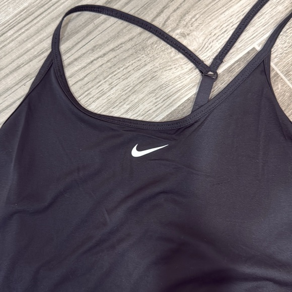 NET Nike Tank - Picture 2 of 5